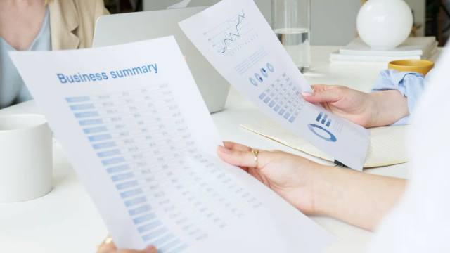 What is the difference between listed and Unlisted Market? What are unlisted shares?