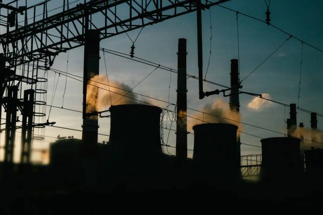 Waaree Energies Illuminates India's Clean Energy Future in Collaboration with IRCON Renewable Power